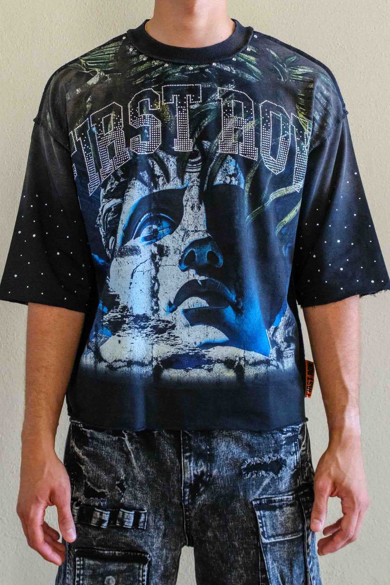 First Row T-shirt Lost Utopia Myth Cropped