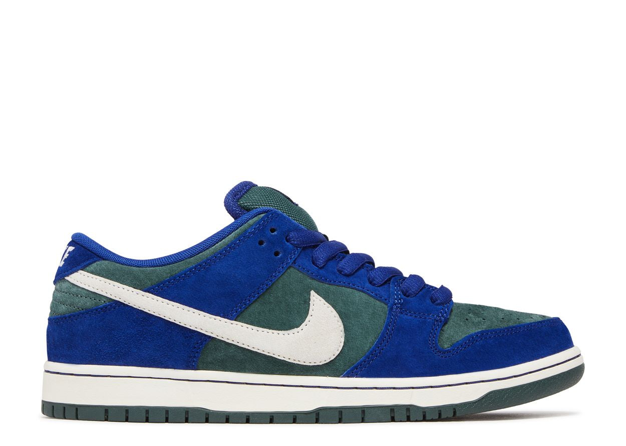 Nike SB Dunk Low
Deep Royal Blue