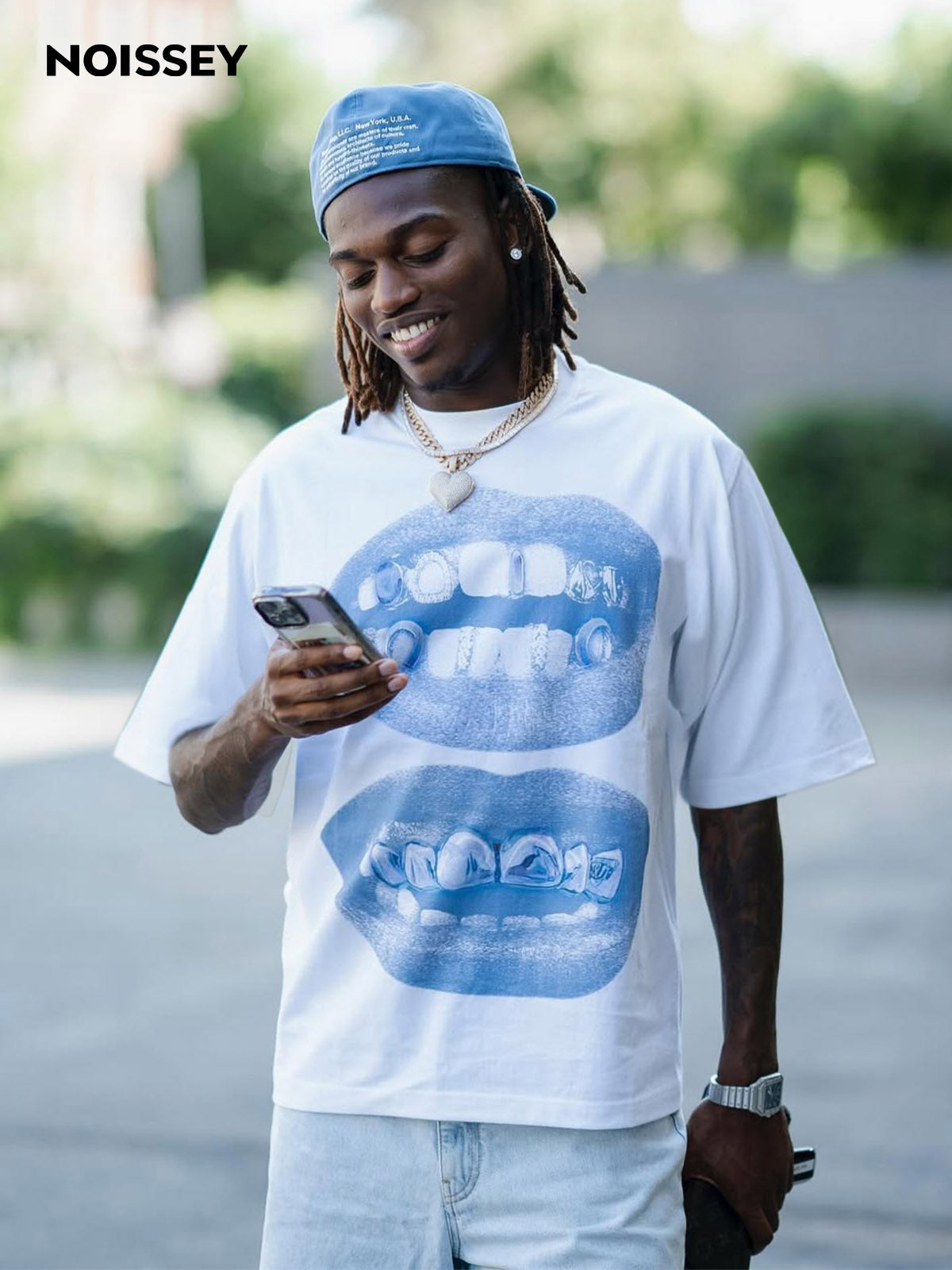 Boxy oversized T-shirt Retro Blue Lips Grills Print