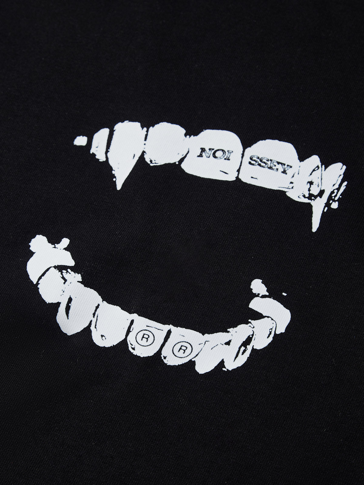 Noissey Fang Logo High-Quality Minimalist T-shirt