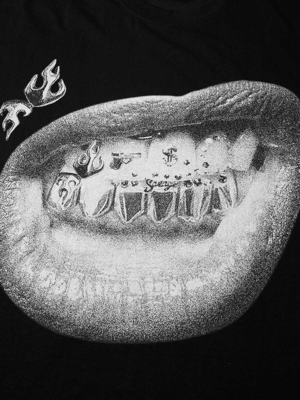 Boxy oversized T-shirt Personalized Lip and Tooth Patch White Print