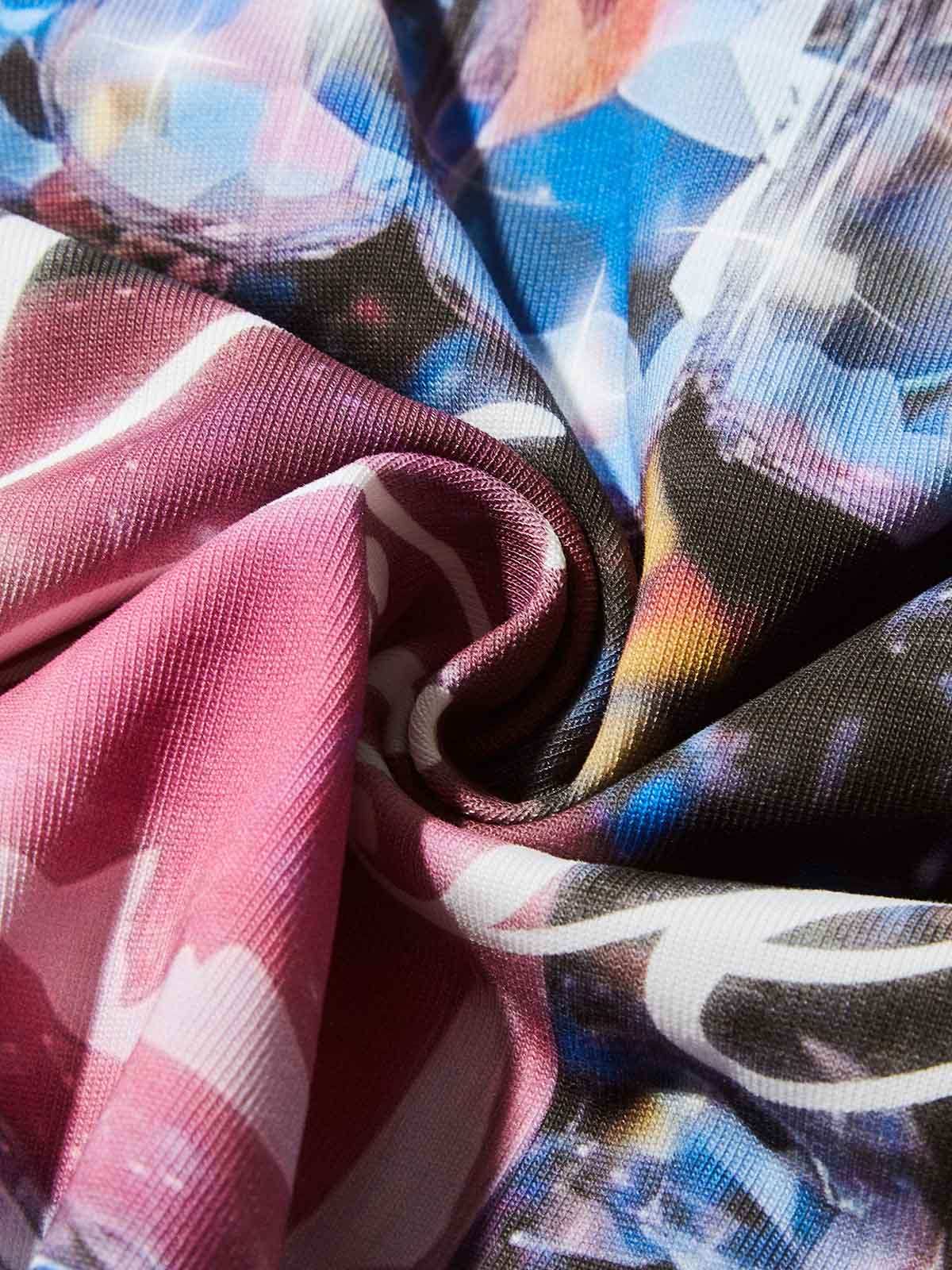 Boxy Oversized T-Shirt with Artistic Diamond Plush Lip Print