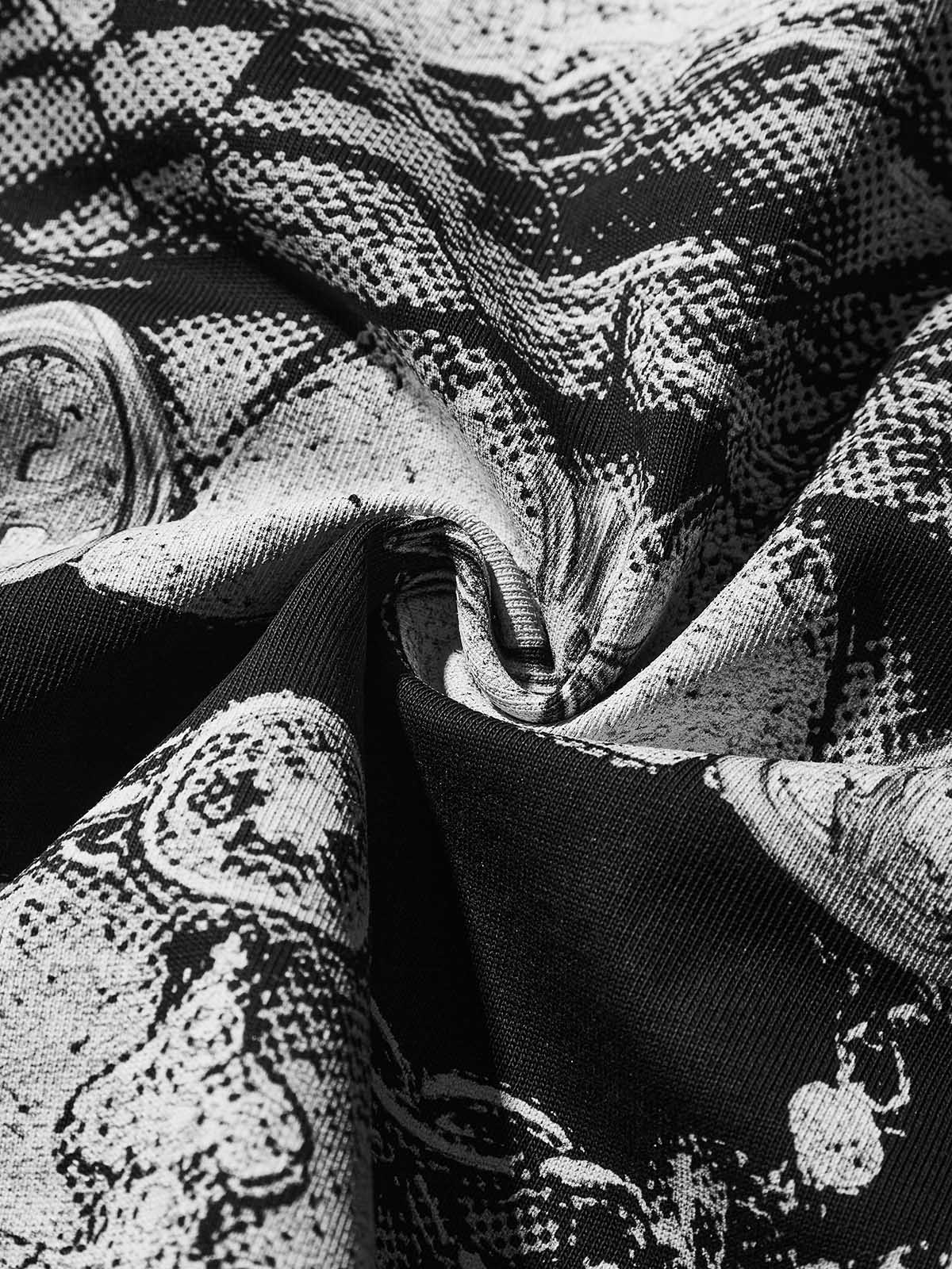 Boxy oversized T-shirt with Black-and-White Negative Burning Lips Print