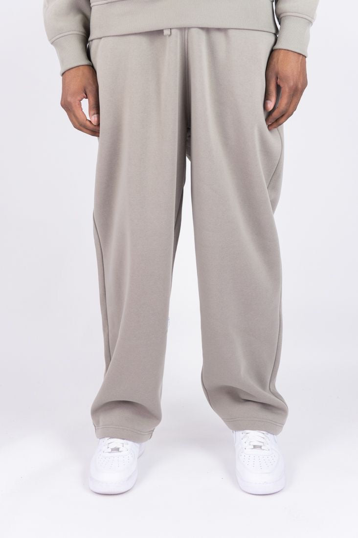Solid ultra relaxed sweatpants- 100-479 - Taupe