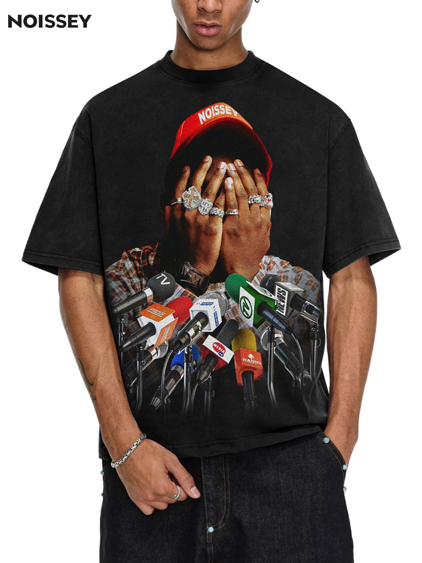 Boxy oversized T-shirt "NO TALK" Figure Print