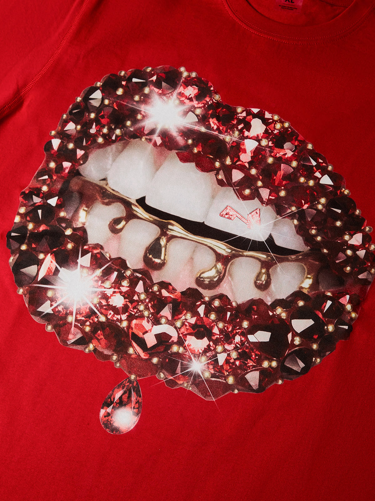 NOISSEY "Crimson Lustre" Chili Red Tee - Boxy Lip Print T-Shirt