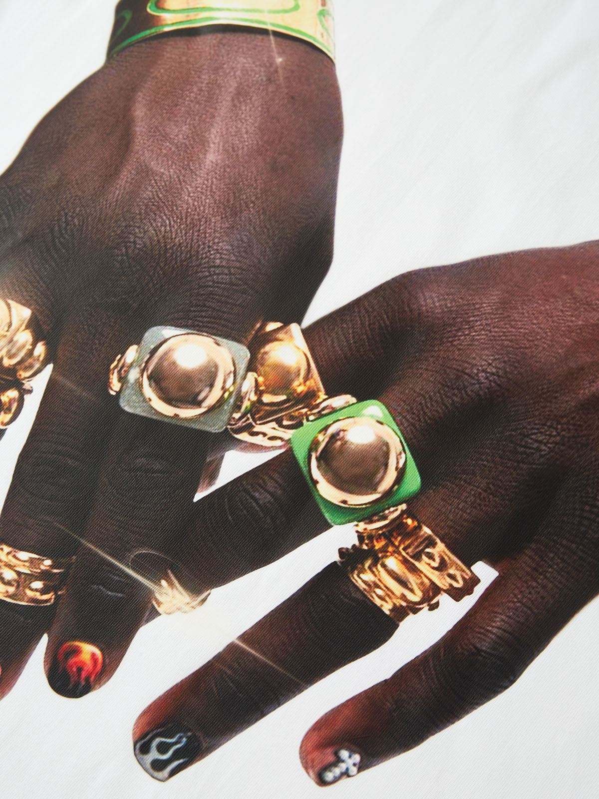 BOUNCE BACK© Prosperous Handprint T-shirt