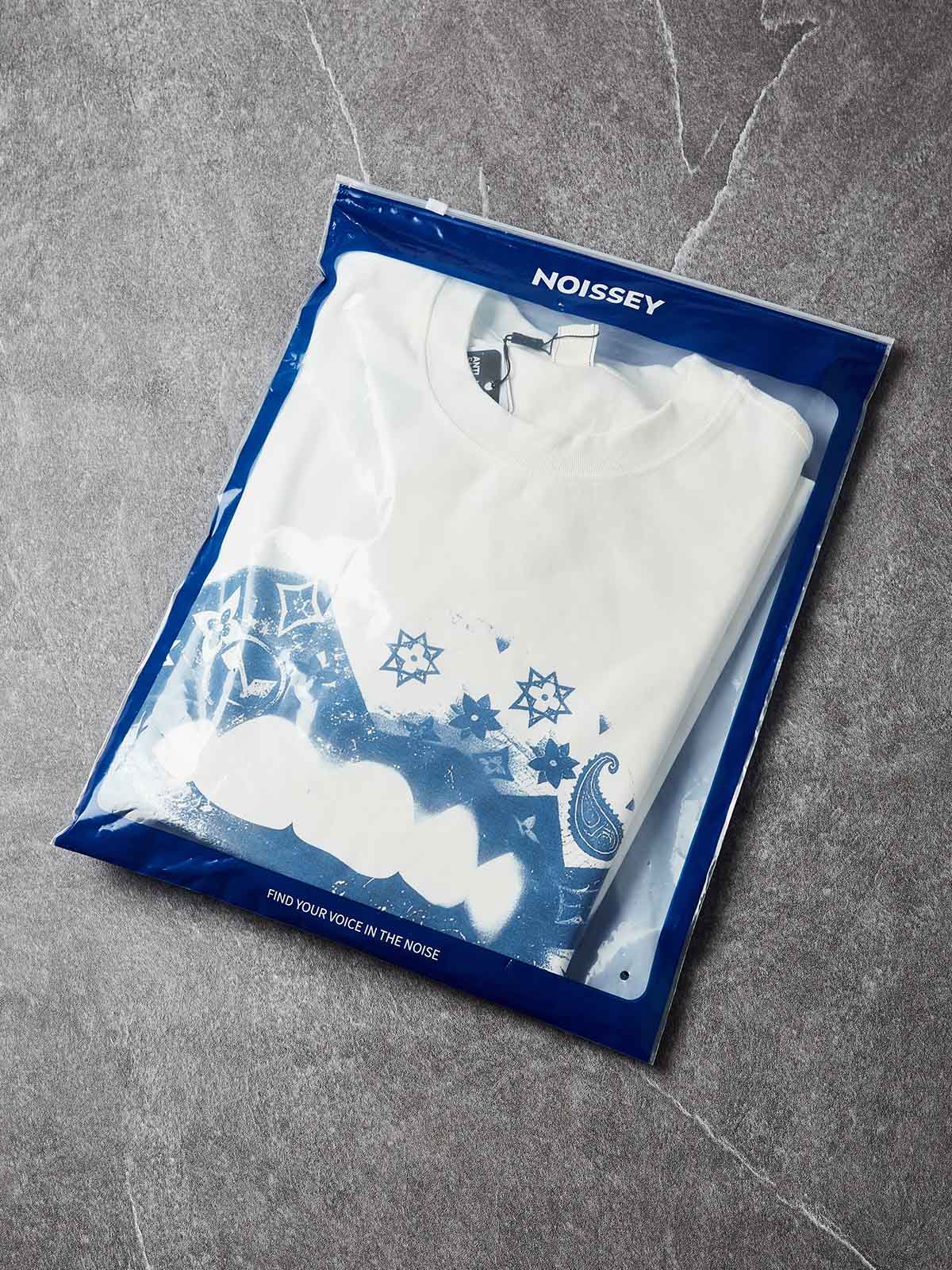 NOISSEY "Hustle" Blue Paisley Lip Graphic Long Sleeve - White/Ice Blue