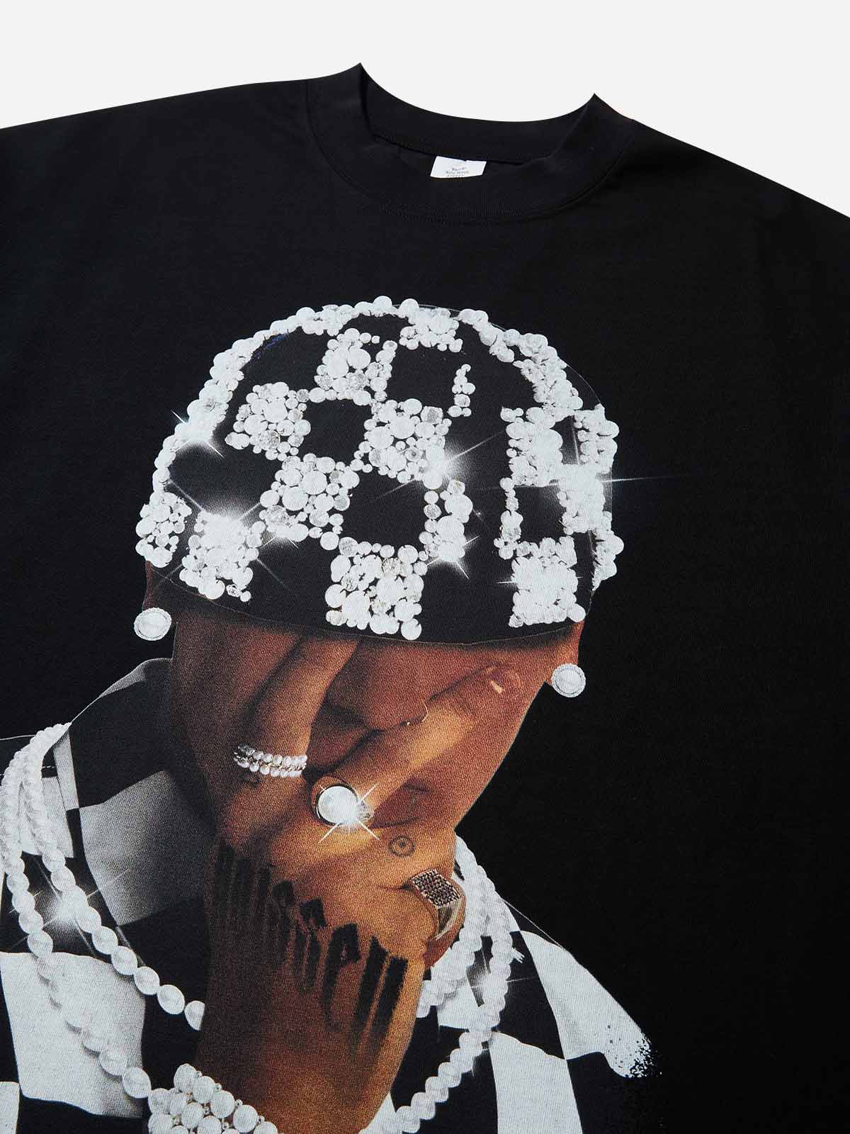 Wearing black and white checkered pearl beanie boy print T-shirt