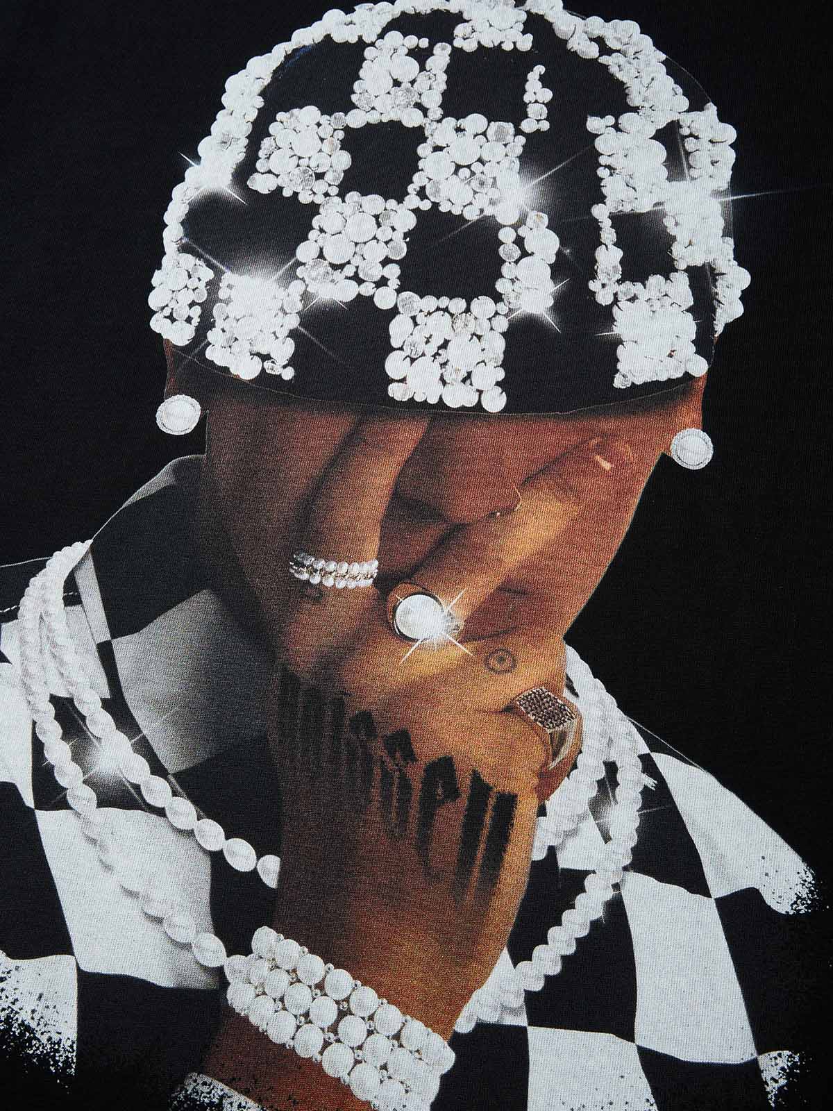 Wearing black and white checkered pearl beanie boy print T-shirt