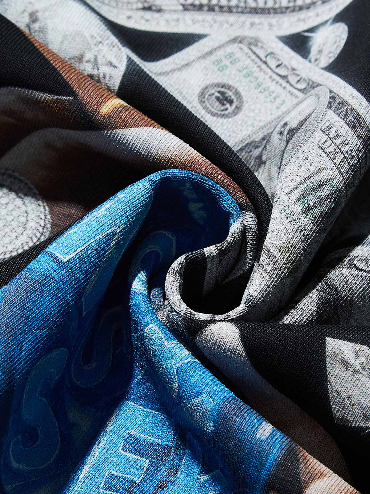 Boxy oversized T-shirt holding money and wine street print