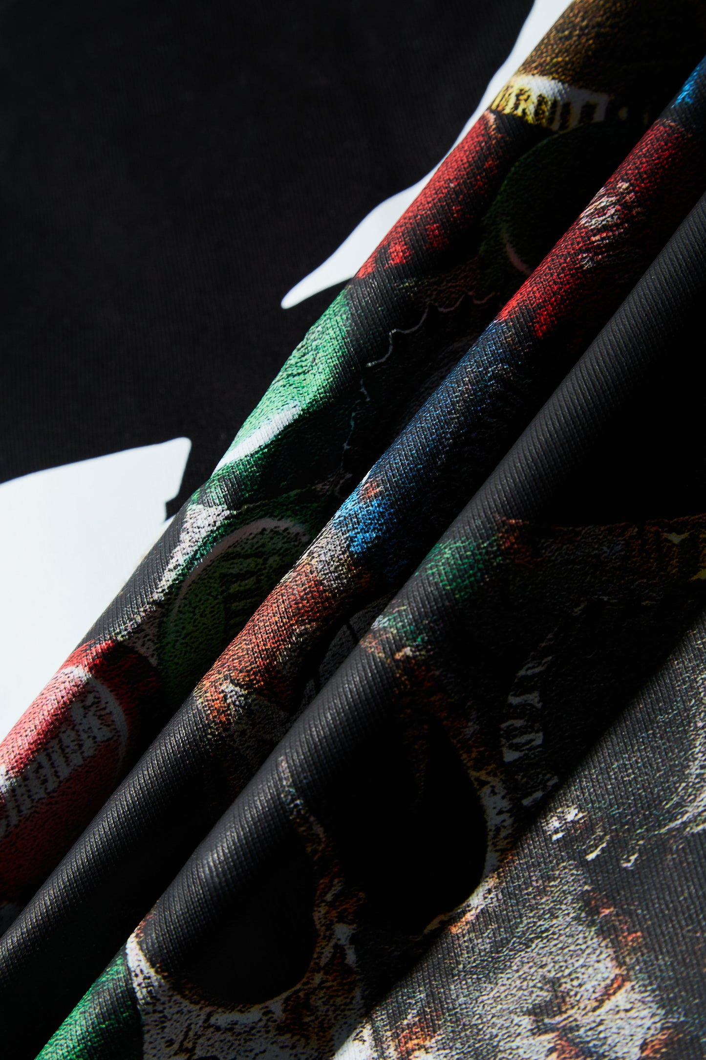 Oversized Batwing T-shirt Wild Bottle Cap Skull Collage Print