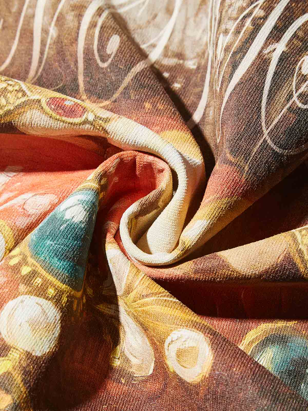 Medieval Painting-Style Grills Lip Art Distressed Print T-shirt