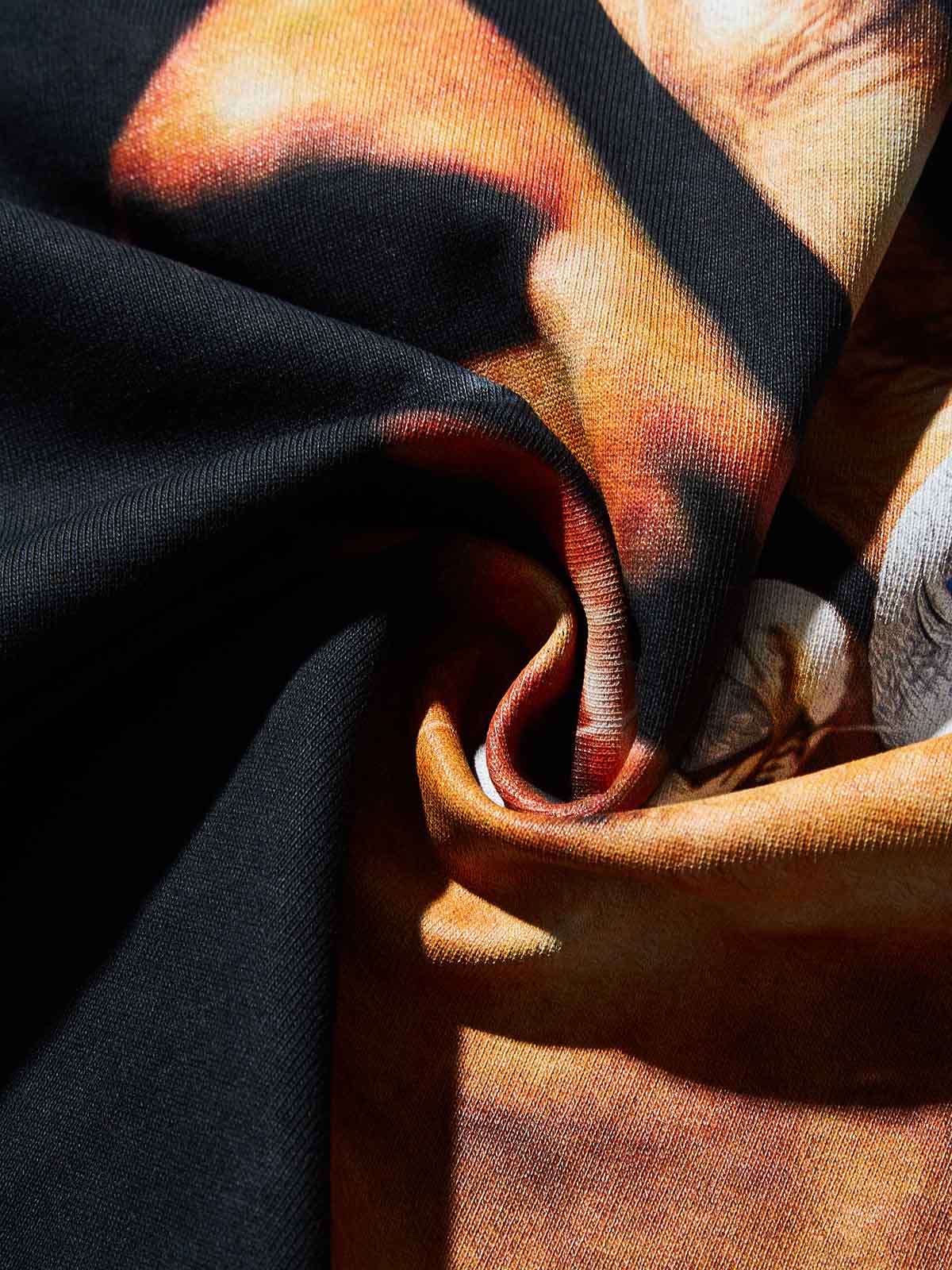 Blue Paisley Prints Headscarf Figure T-shirt