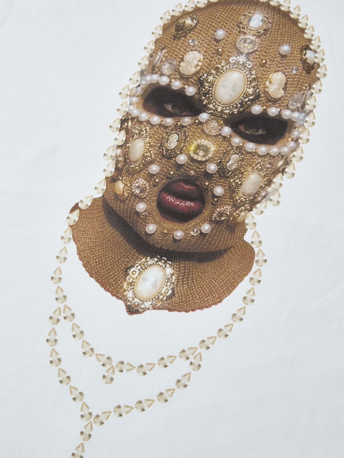 BOUNCE BACK© Pearl Knit Collage Face Mask White T-shirt