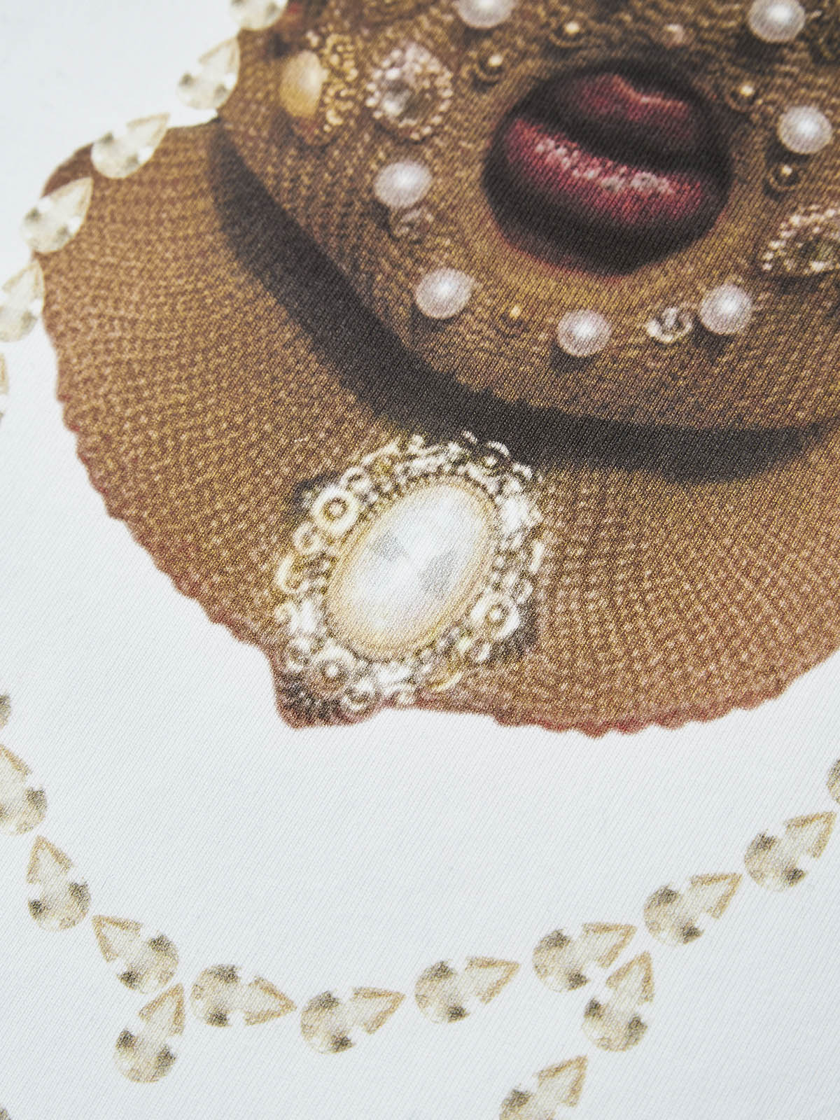 BOUNCE BACK© Pearl Knit Collage Face Mask White T-shirt