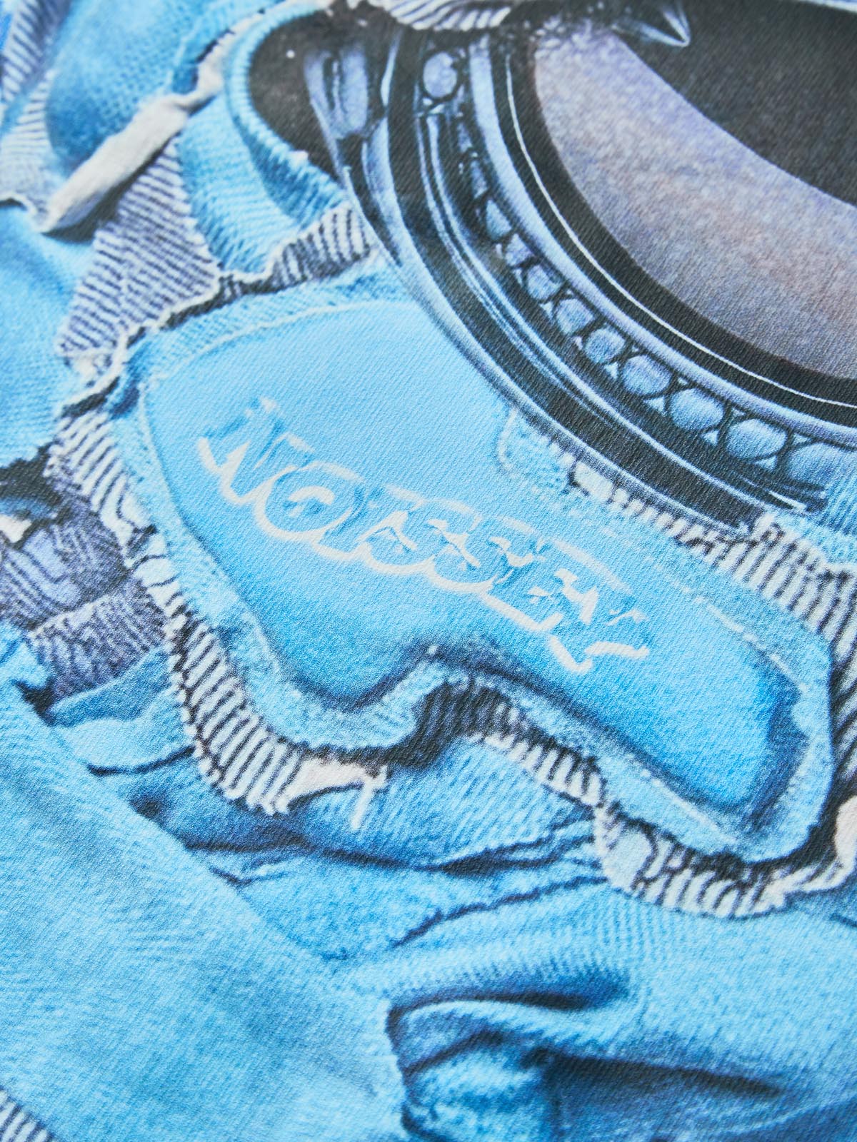 Exclusive blue functional mask print T-shirt