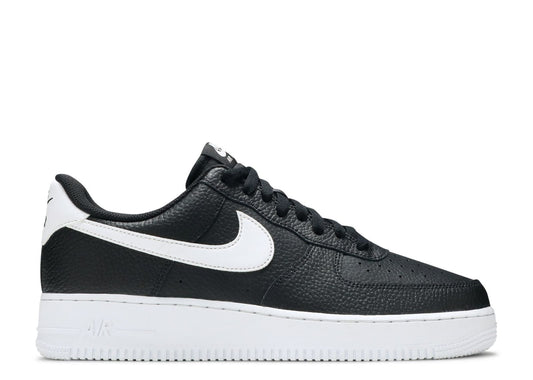 Nike Air Force 1 Low '07 Cuir grainé noir et blanc